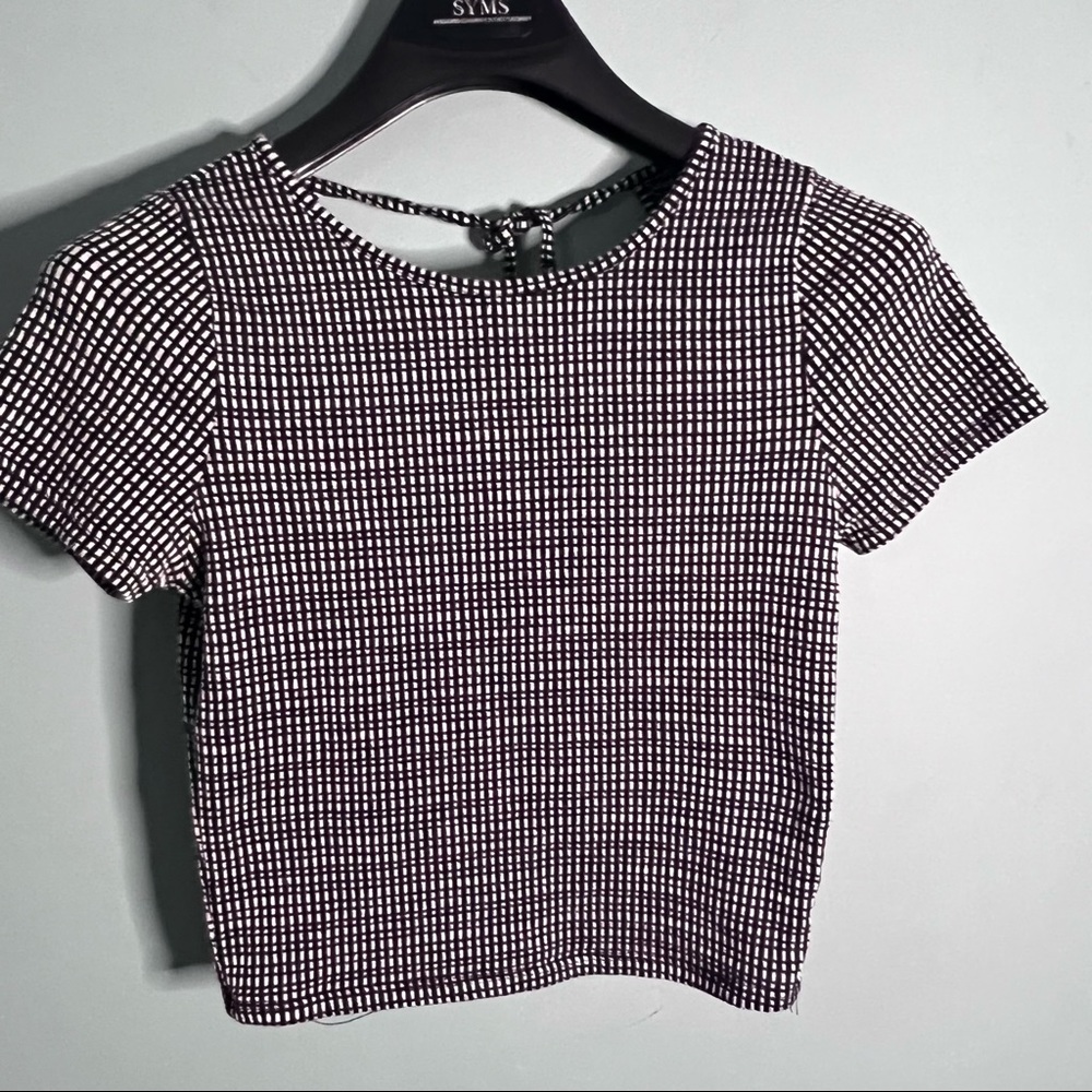 🍒Tie Back Crop Top - Black and white Checker/Plaid print
